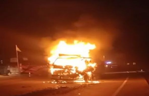 नेशनल हाईवे कटघोरा-अंबिकापुर  पर भीषण हादसा, आग की चपेट में आई ट्रक , चालक  गंभीर रूप से घायल