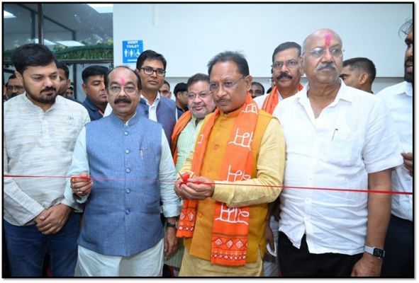 रायपुर: मुख्यमंत्री विष्णुदेव साय ने नवनिर्मित स्मार्ट रीडिंग जोन सह लाइब्रेरी तक्षशिला का लोकार्पण किया